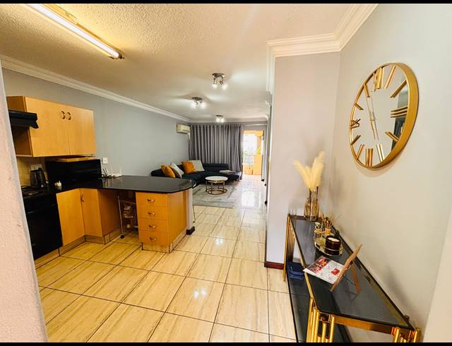 2 BEDROOM SECTIONAL TITLE FOR SALE IN NIEUW MUCKLENEUK